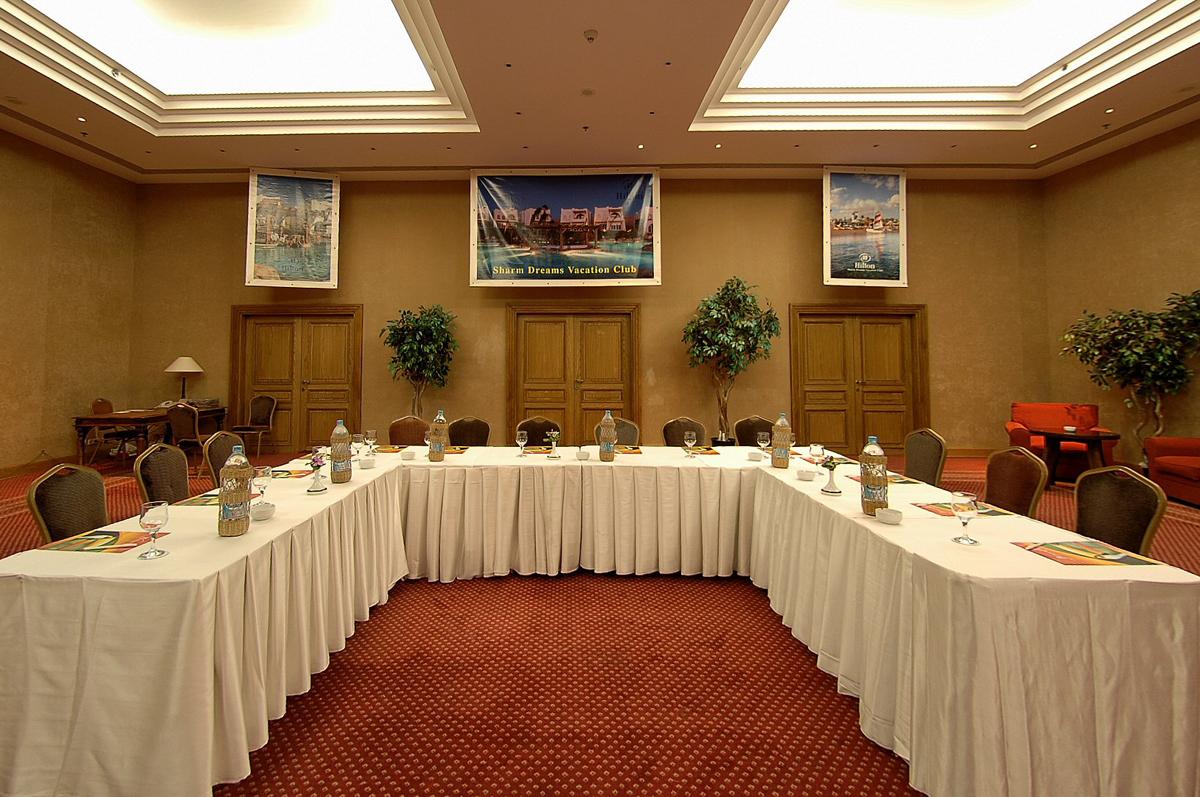 منتجع هيلتون شرم دريمز شرم الشيخ المظهر الخارجي الصورة A meeting room at the Hilton San Francisco